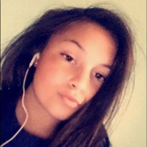 Meet your Posher, Kenzie